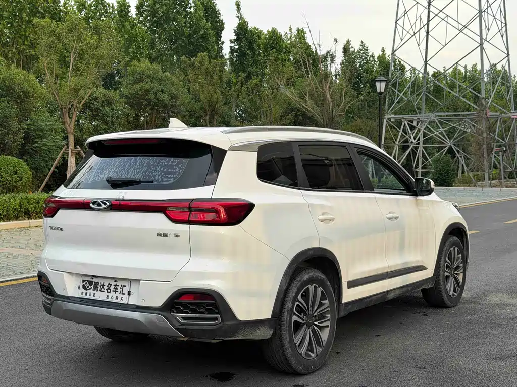 Chery Tiggo 8 — фото 9