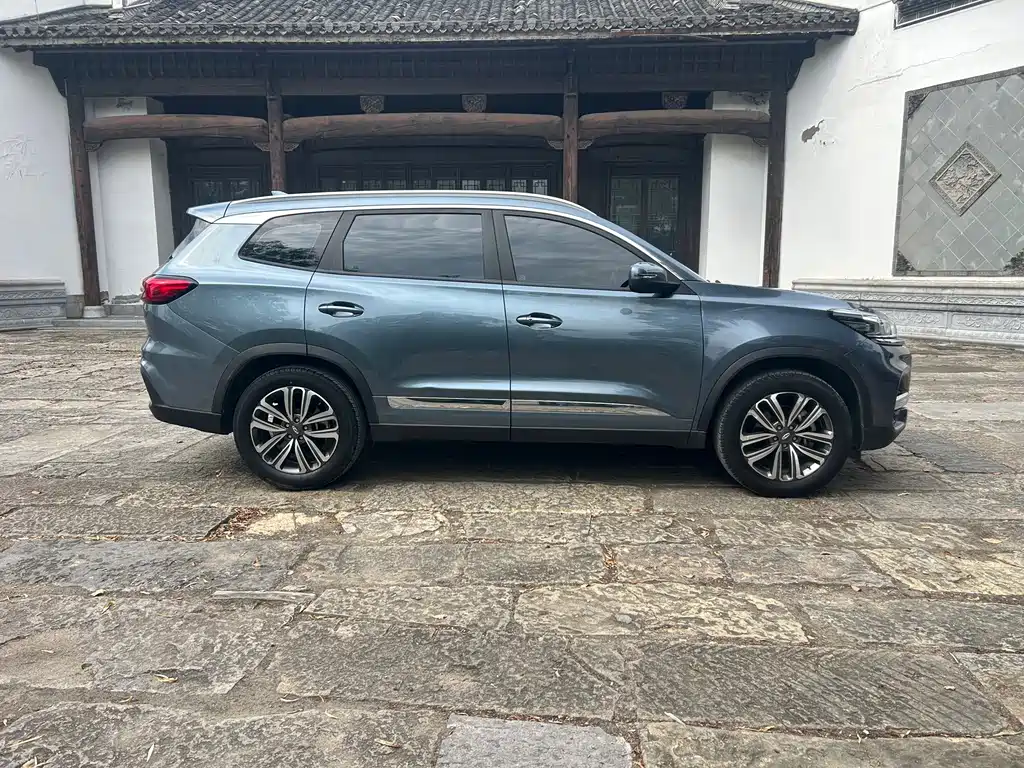 Chery Tiggo 8 — фото 4