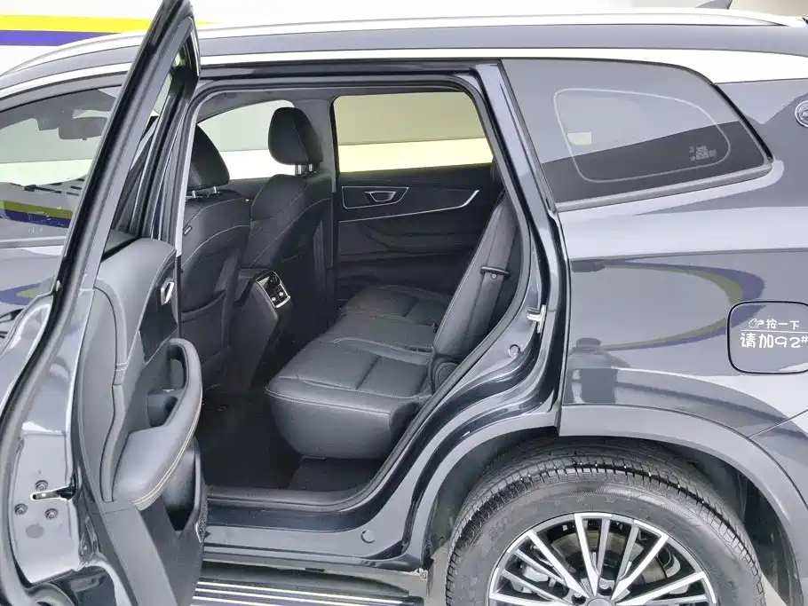 Chery Tiggo 8 — фото 11