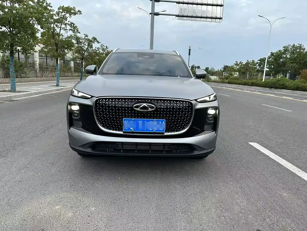 Chery Tiggo 8 — фото 2