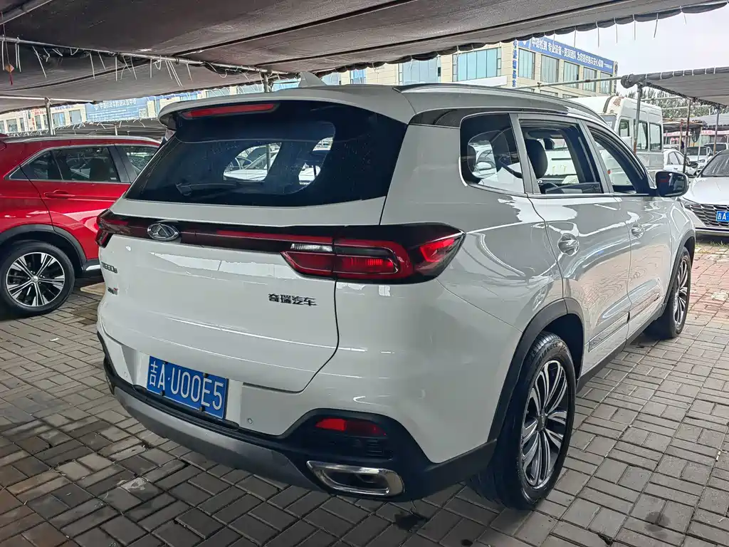 Chery Tiggo 8 — фото 6