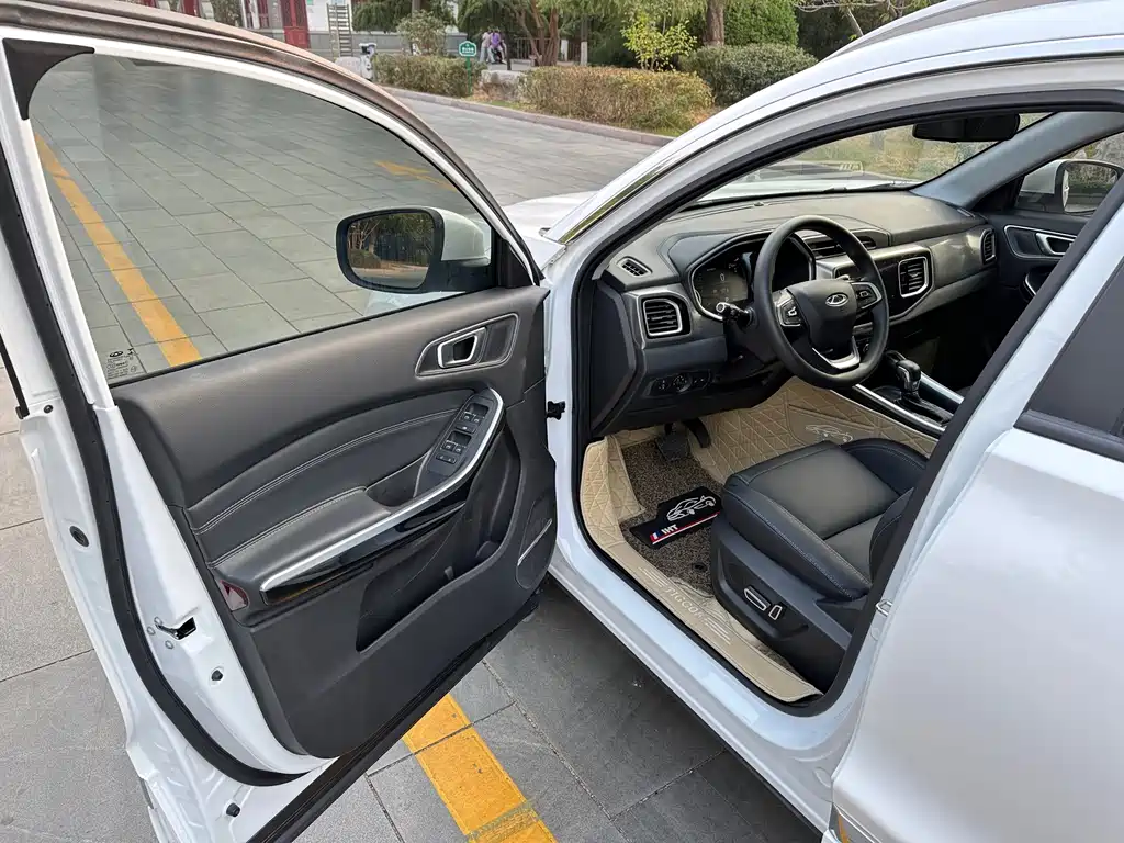 Chery Tiggo 8 — фото 13