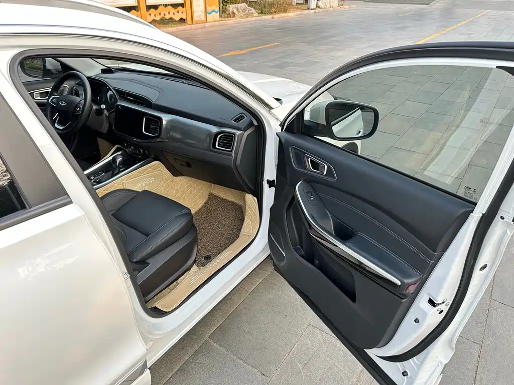 Chery Tiggo 8 — фото 19