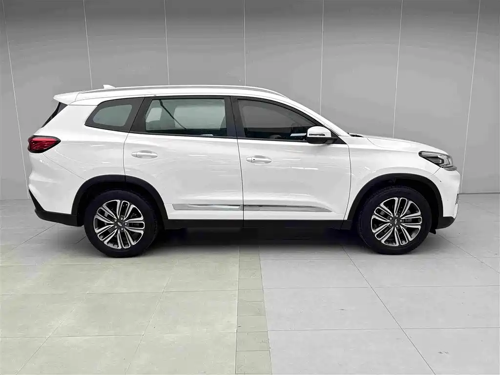 Chery Tiggo 8 — фото 3