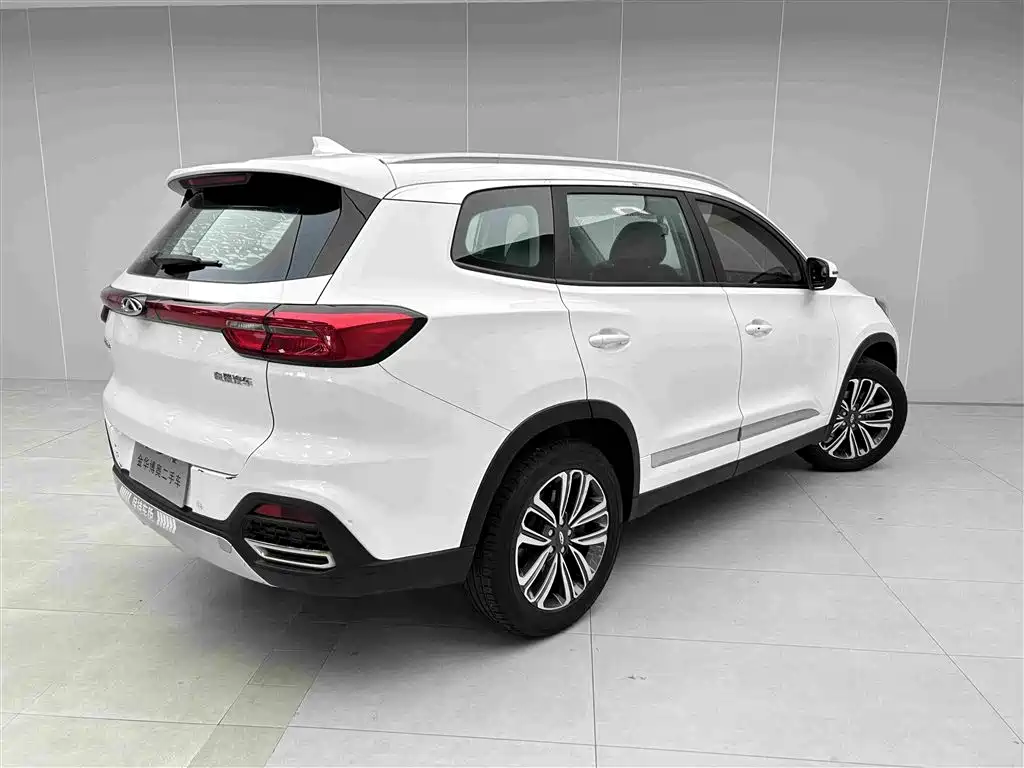 Chery Tiggo 8 — фото 4