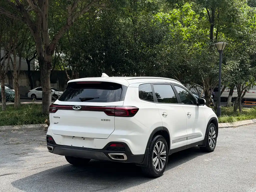 Chery Tiggo 8 — фото 6