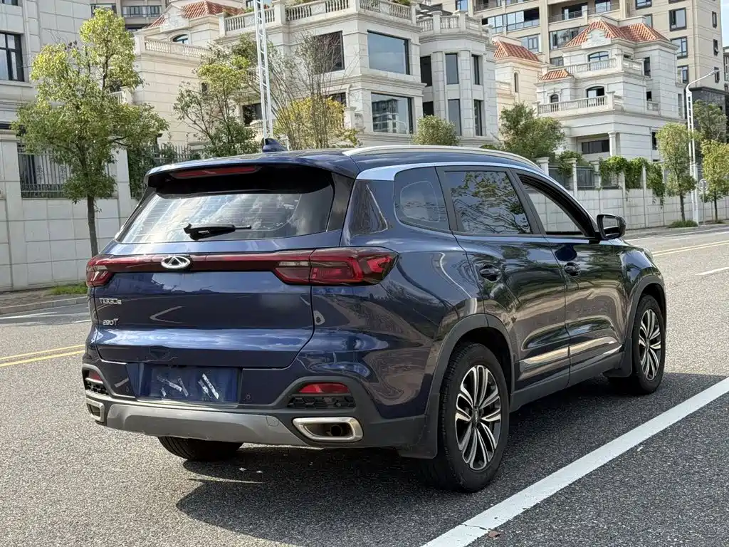 Chery Tiggo 8 — фото 7