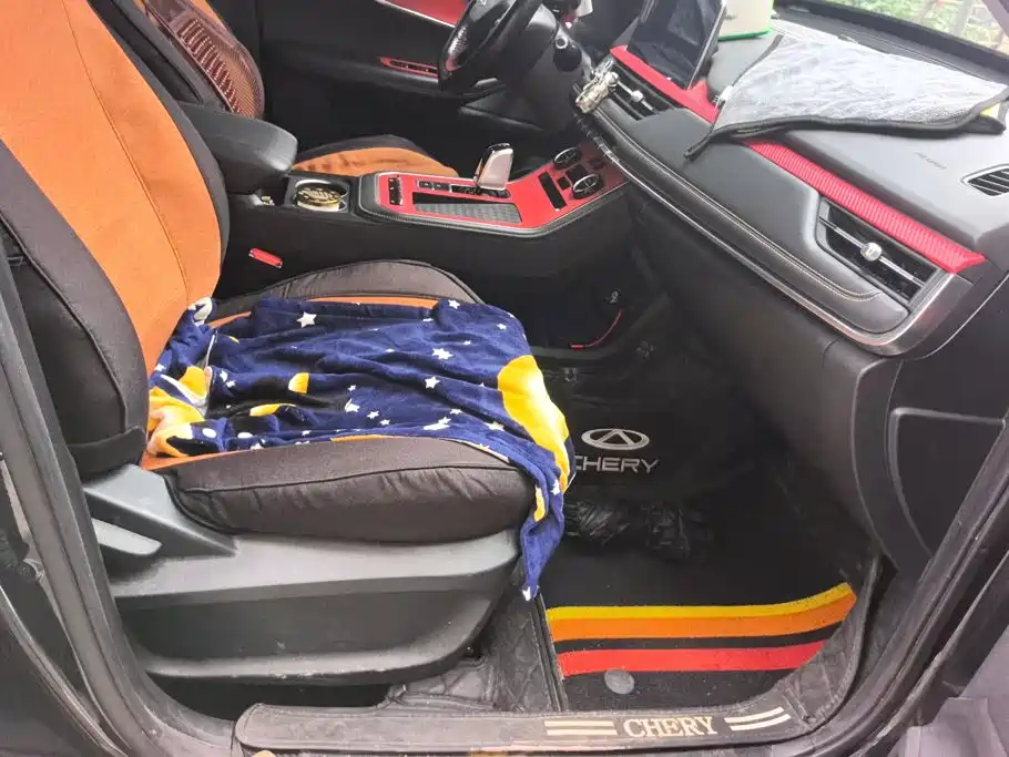 Chery Tiggo 8 — фото 8