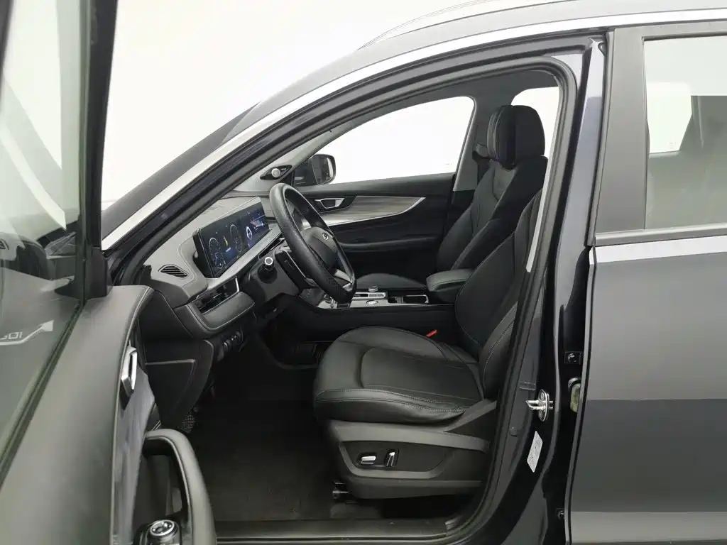 Chery Tiggo 8 PLUS — фото 10