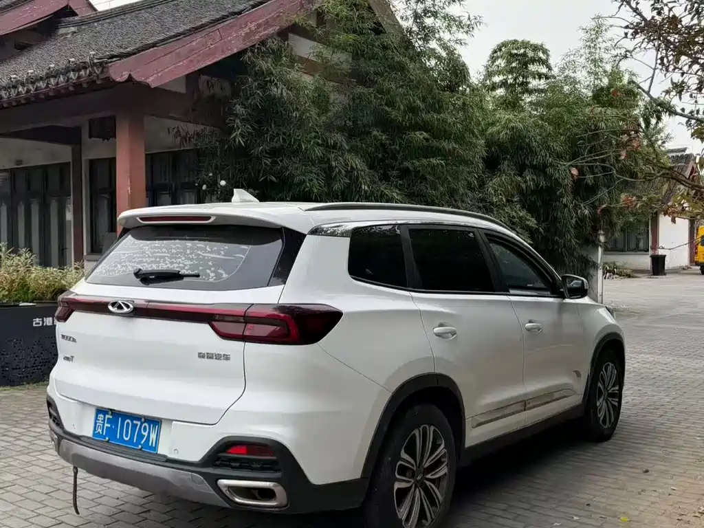 Chery Tiggo 8 — фото 10
