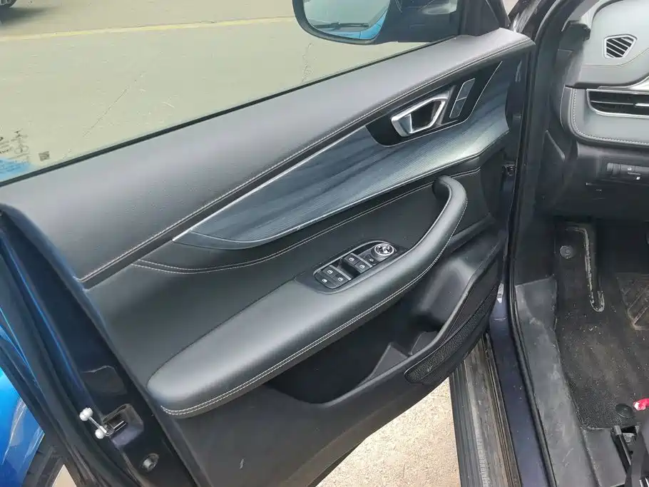 Chery Tiggo 8 PLUS Kunpeng e+ — фото 7