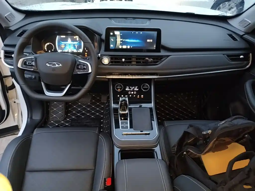 Chery Tiggo 8 — фото 10