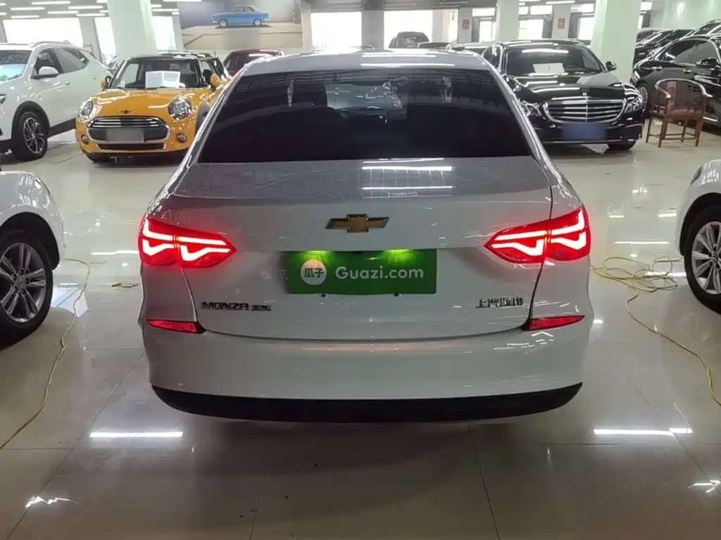 Chevrolet Monza — фото 6