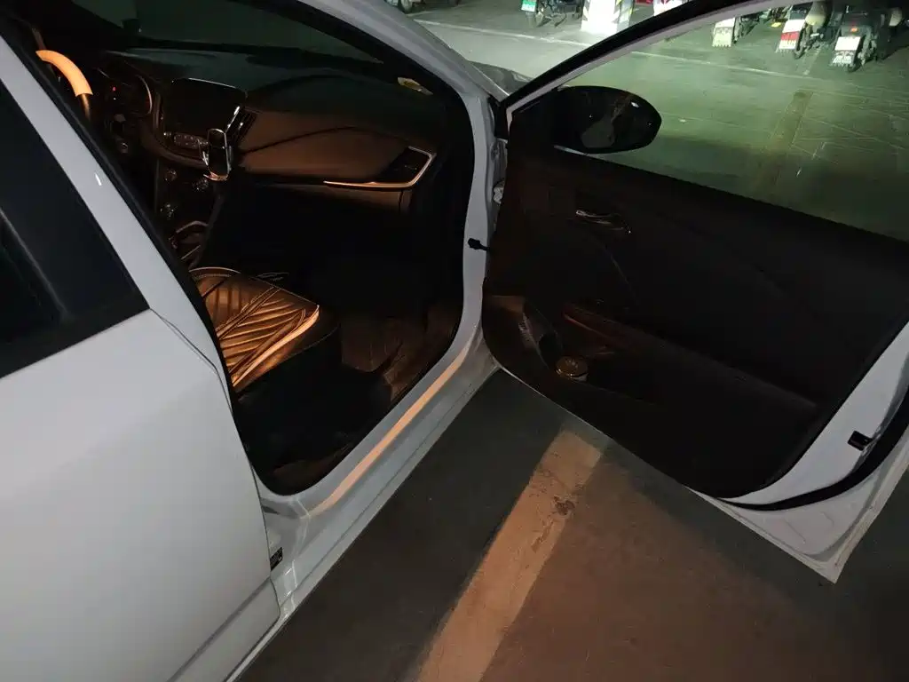 Chevrolet Monza — фото 19
