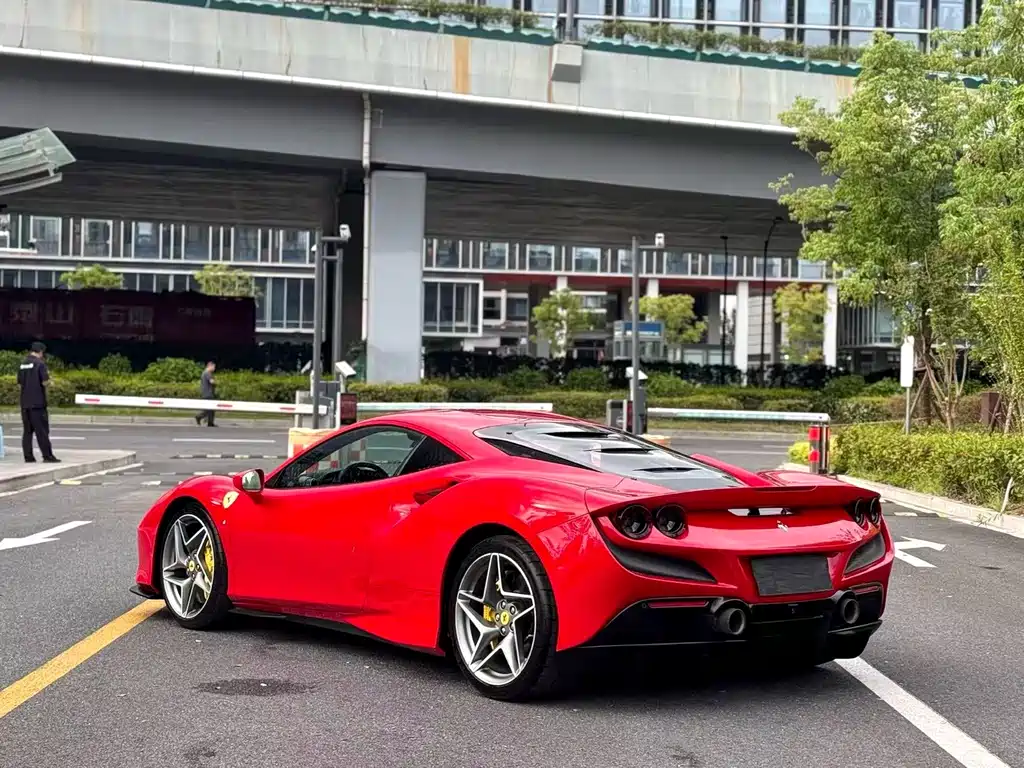 Ferrari F8 — фото 9