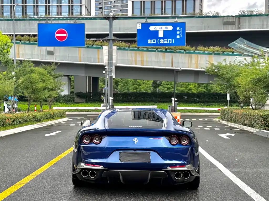 Ferrari 812 — фото 8