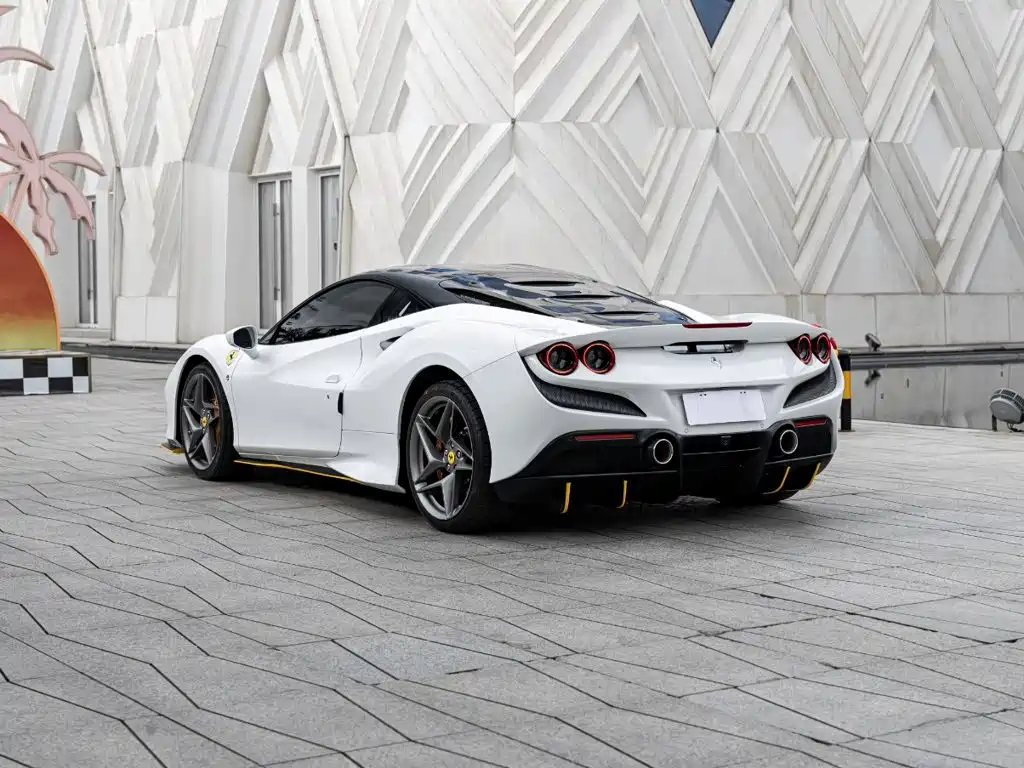 Ferrari F8 — фото 6