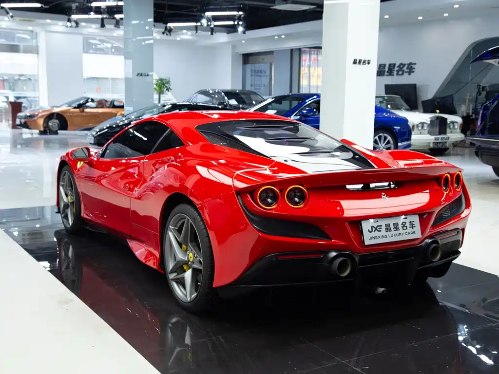 Ferrari F8 — фото 10