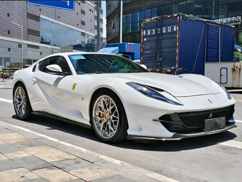 Ferrari 812 — фото 3