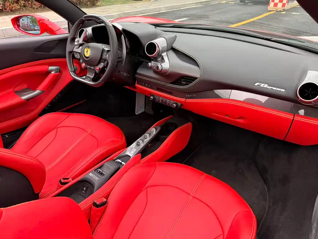 Ferrari F8 — фото 10