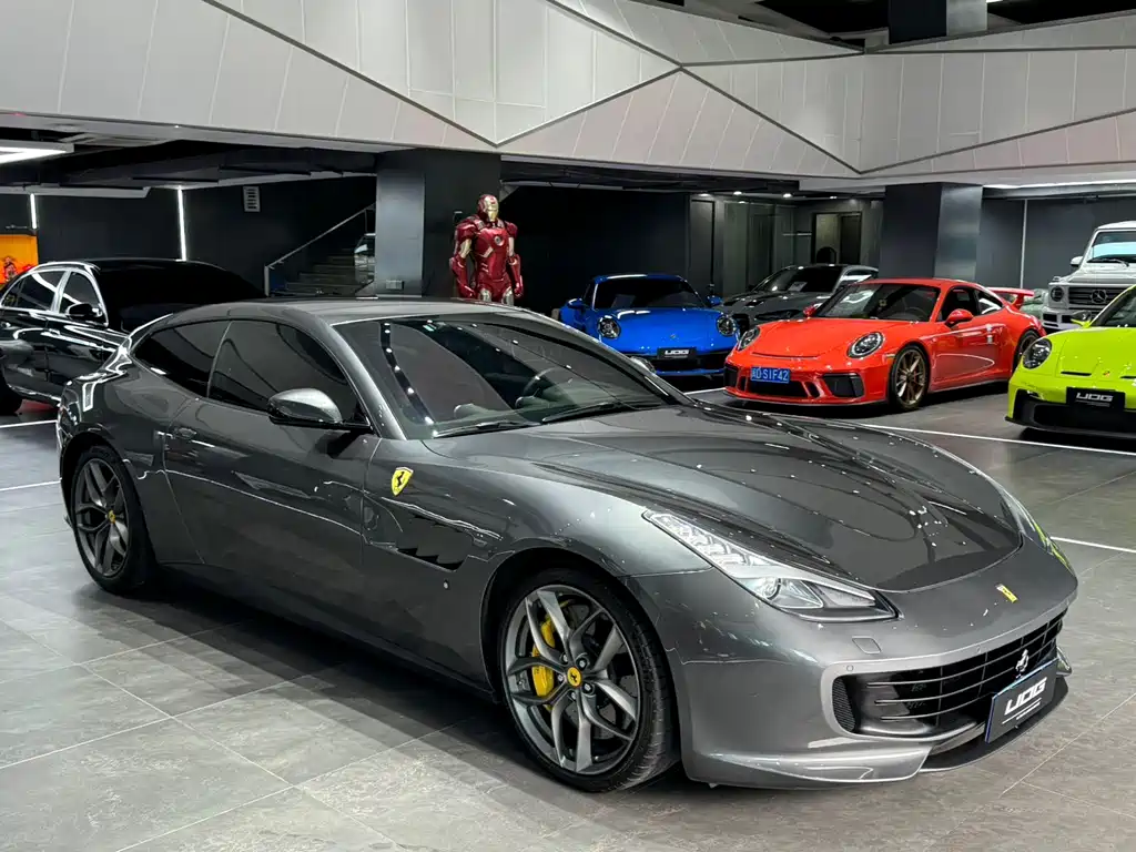 Ferrari GTC4Lusso — фото 2