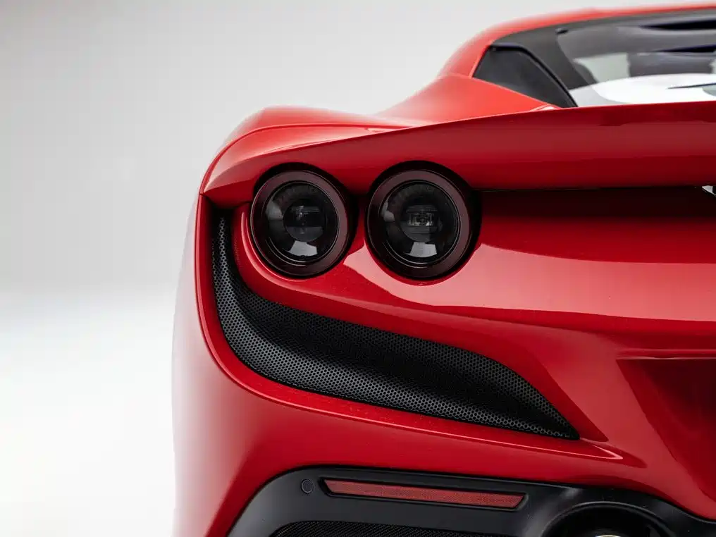 Ferrari F8 — фото 10