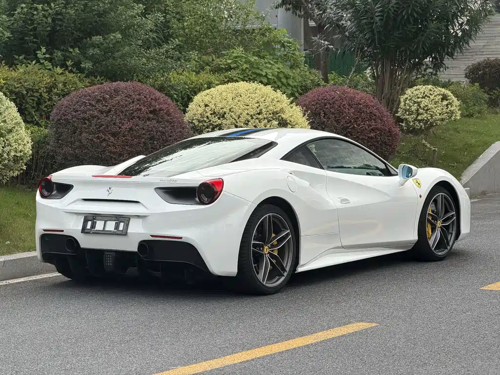 Ferrari 488 — фото 3