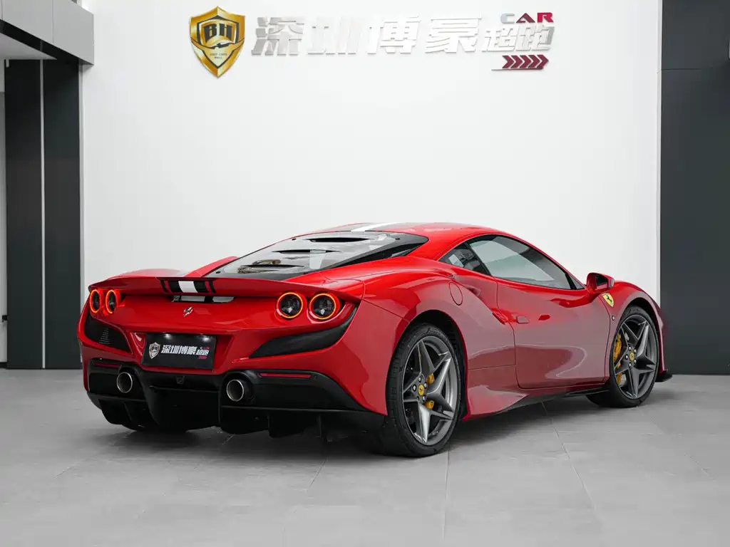 Ferrari F8 — фото 9