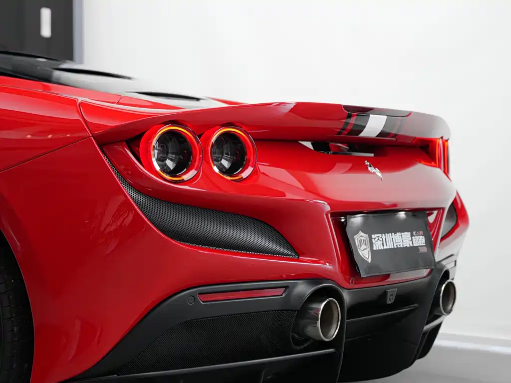 Ferrari F8 — фото 10
