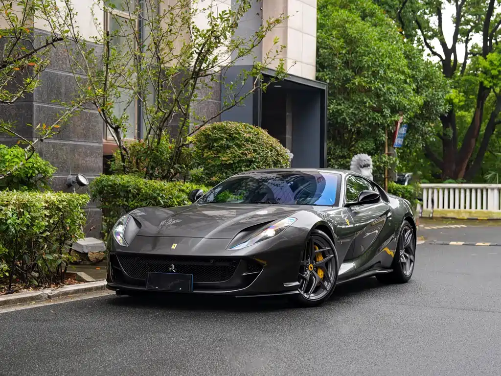 Ferrari 812