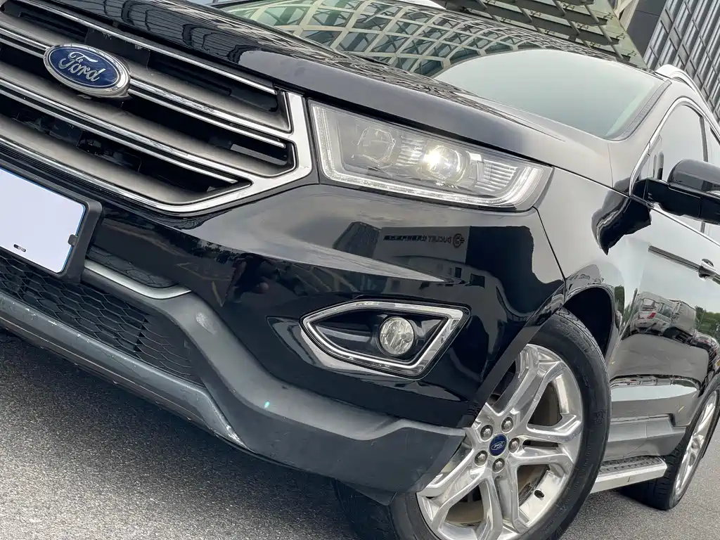 Ford Edge — фото 4