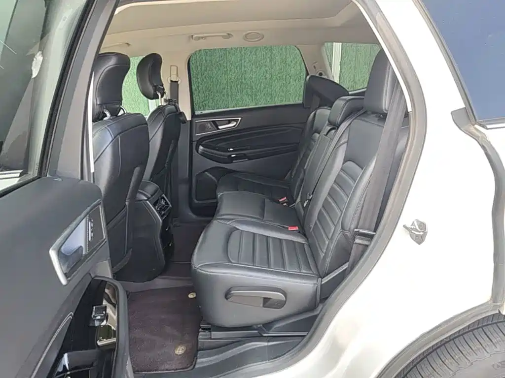 Ford Edge — фото 17