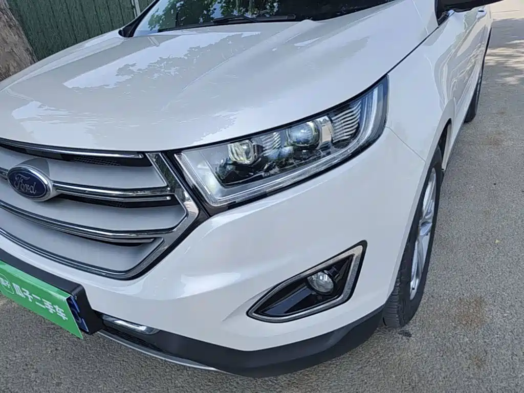 Ford Edge — фото 24
