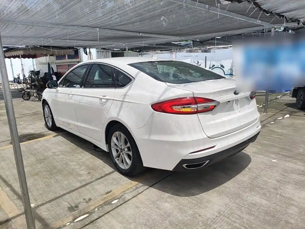 Ford Mondeo — фото 5