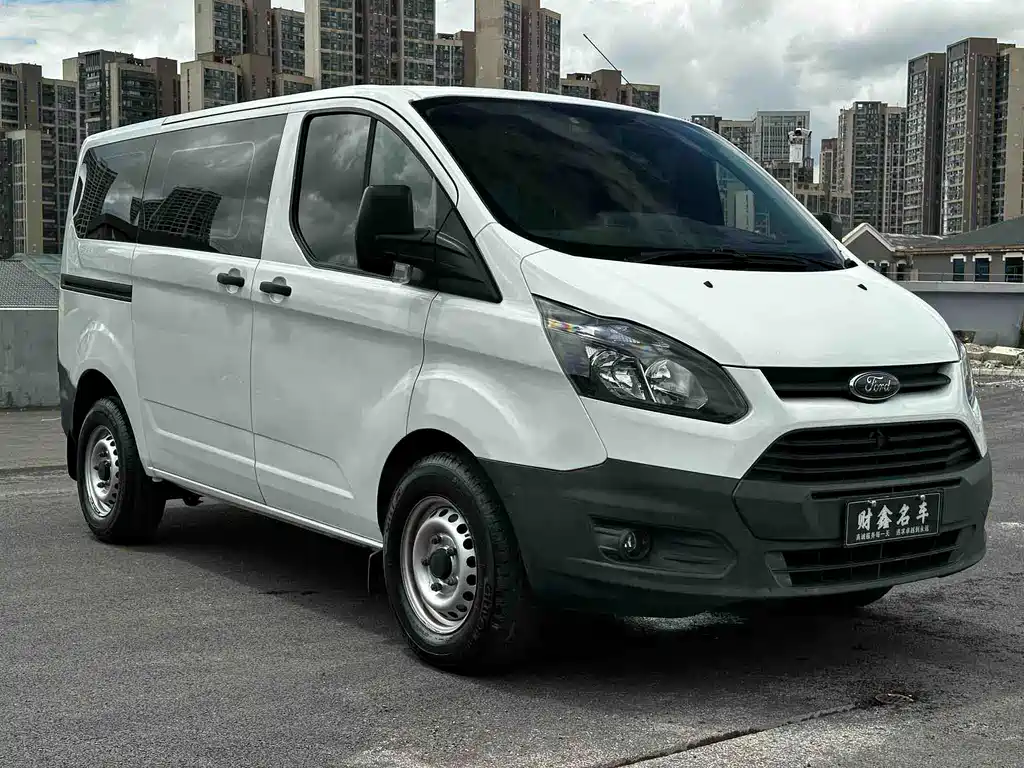 Ford Transit — фото 3