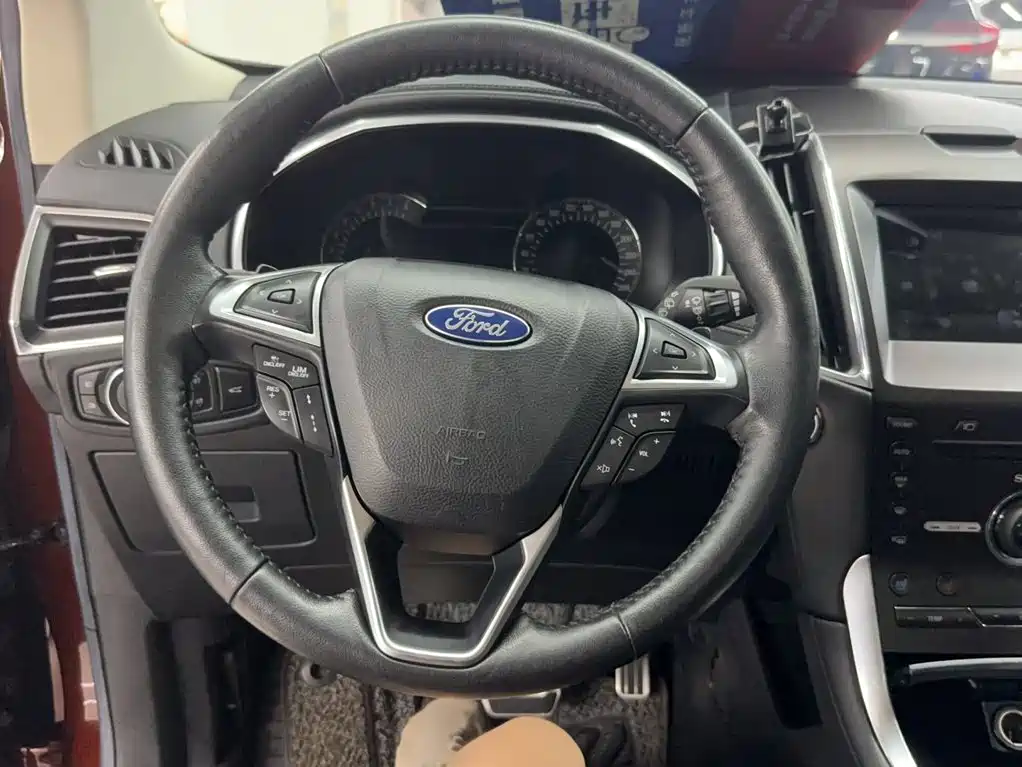 Ford Edge — фото 3