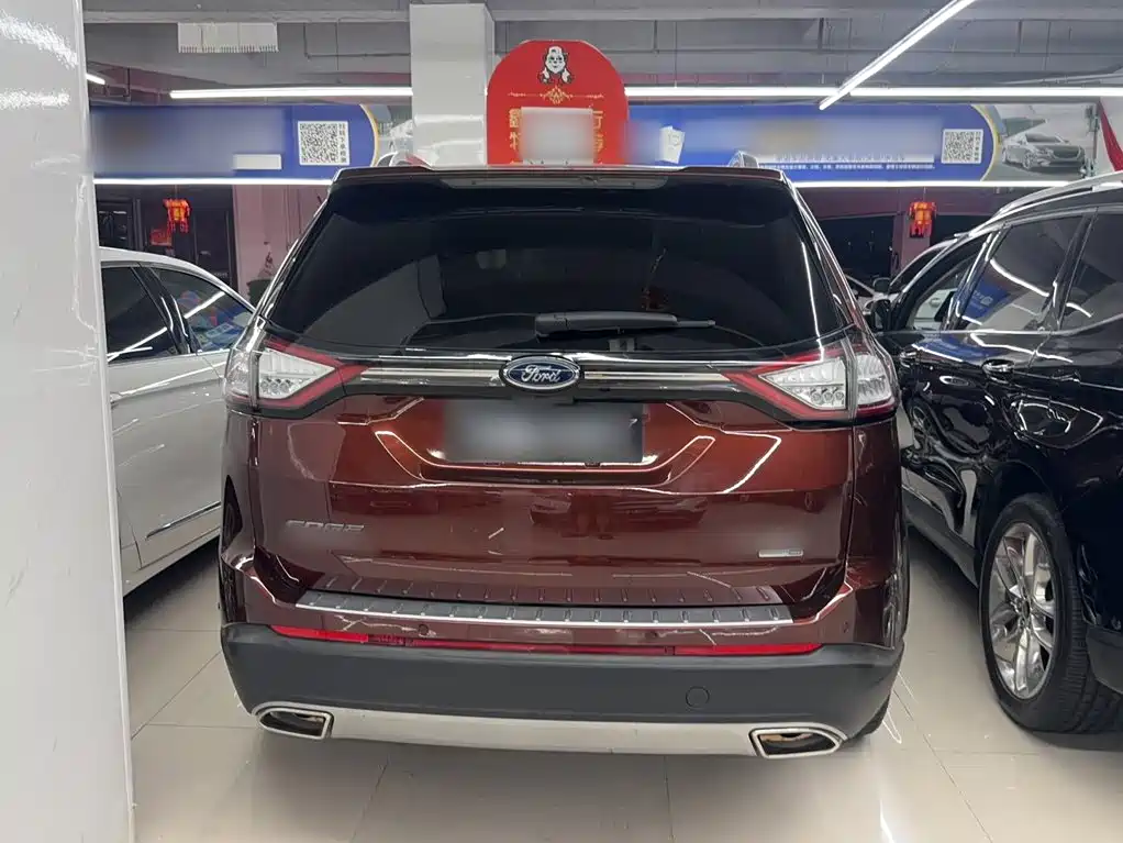 Ford Edge — фото 10