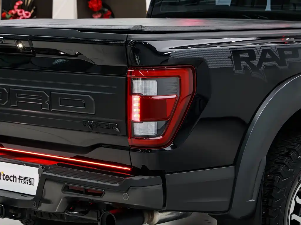 Ford F-150 Raptor — фото 9