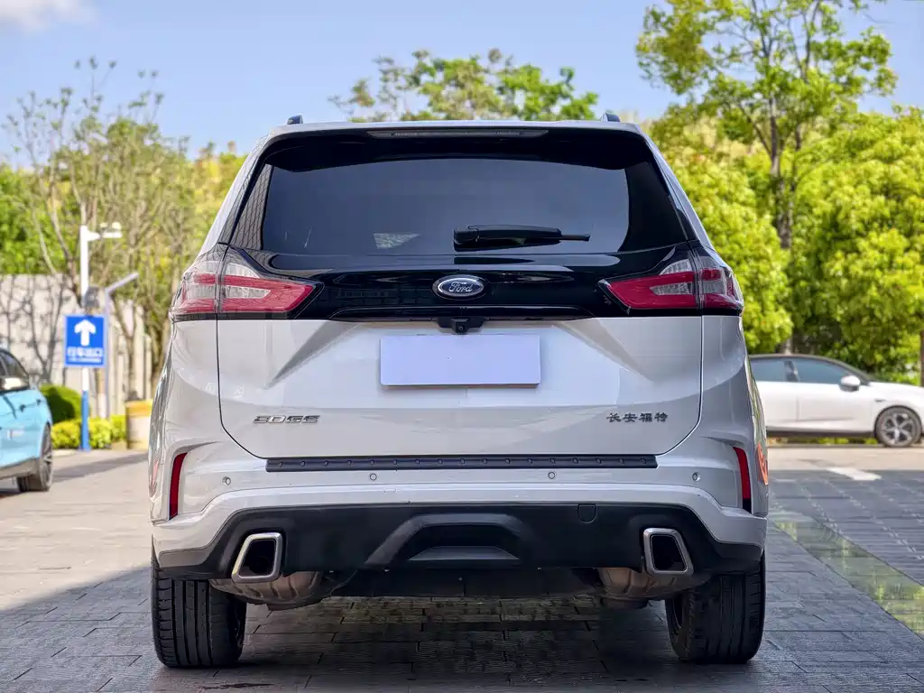 Ford Edge — фото 8