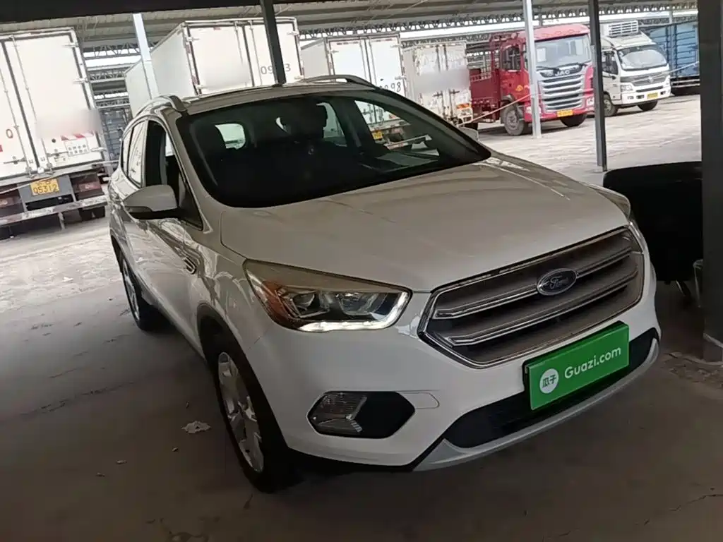 Ford Kuga — фото 4