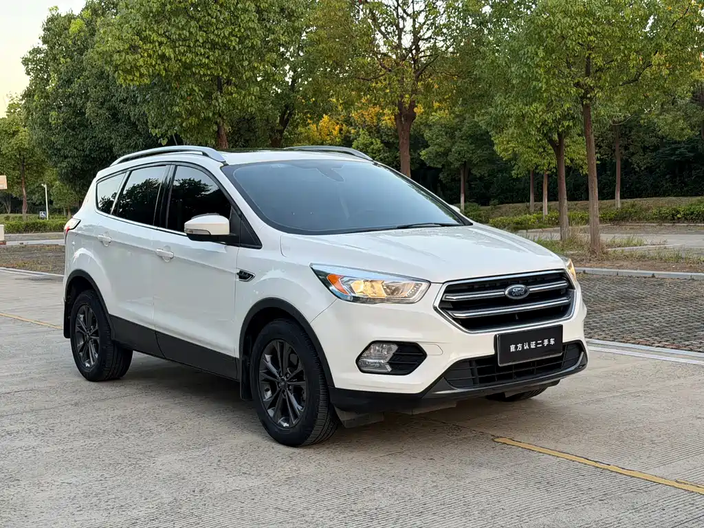 Ford Kuga — фото 3