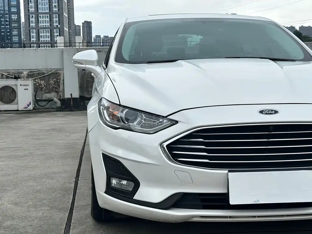 Ford Mondeo — фото 5