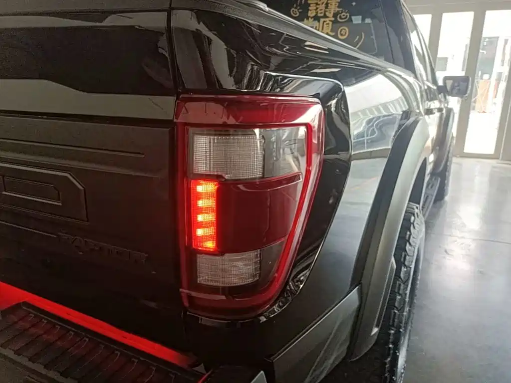 Ford F-150 Raptor — фото 8