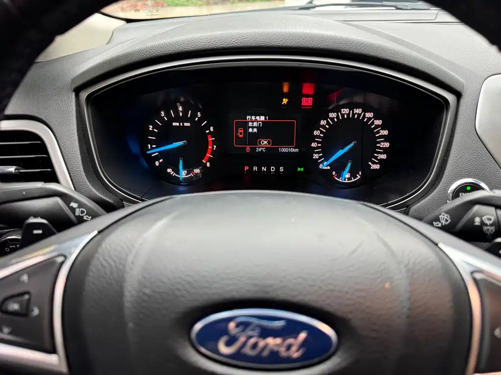 Ford Mondeo — фото 14