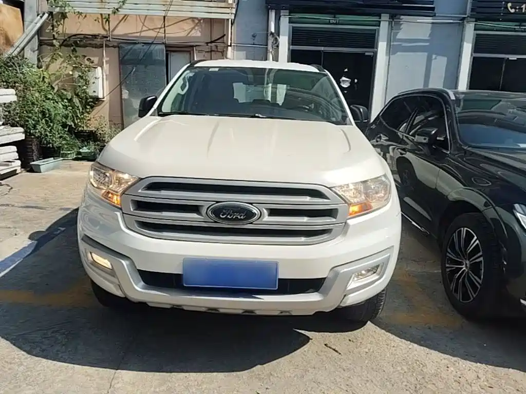 Ford Everest — фото 3