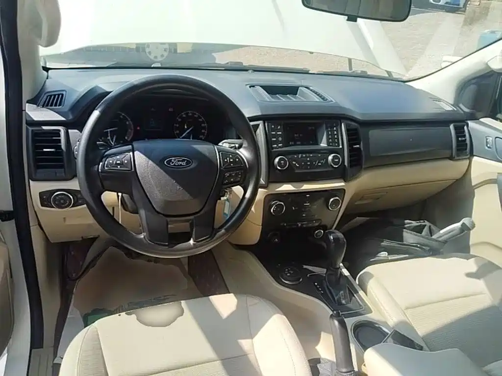 Ford Everest — фото 10