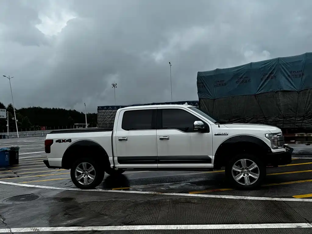 Ford F-150 Raptor — фото 11