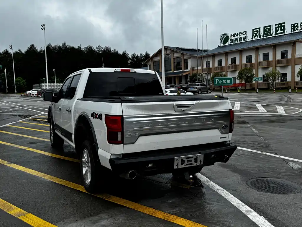 Ford F-150 Raptor — фото 9