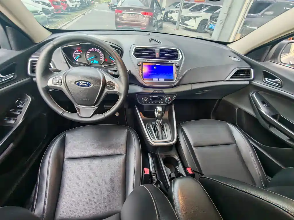 Ford Escort — фото 8