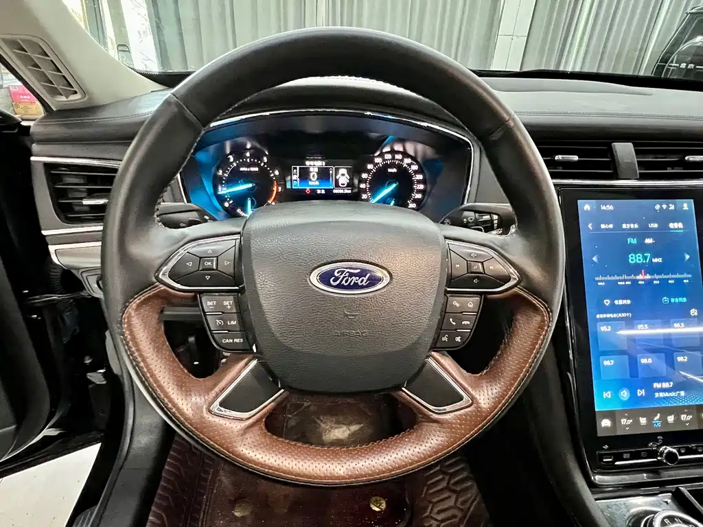 Ford Taurus — фото 11